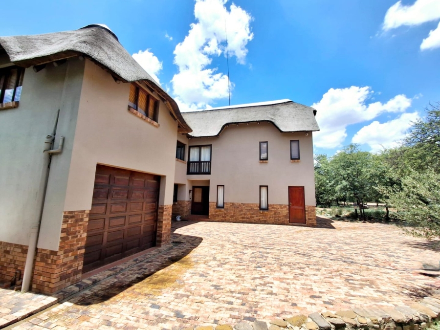 4 Bedroom Property for Sale in Boschenvaal River Front Lodges Free State